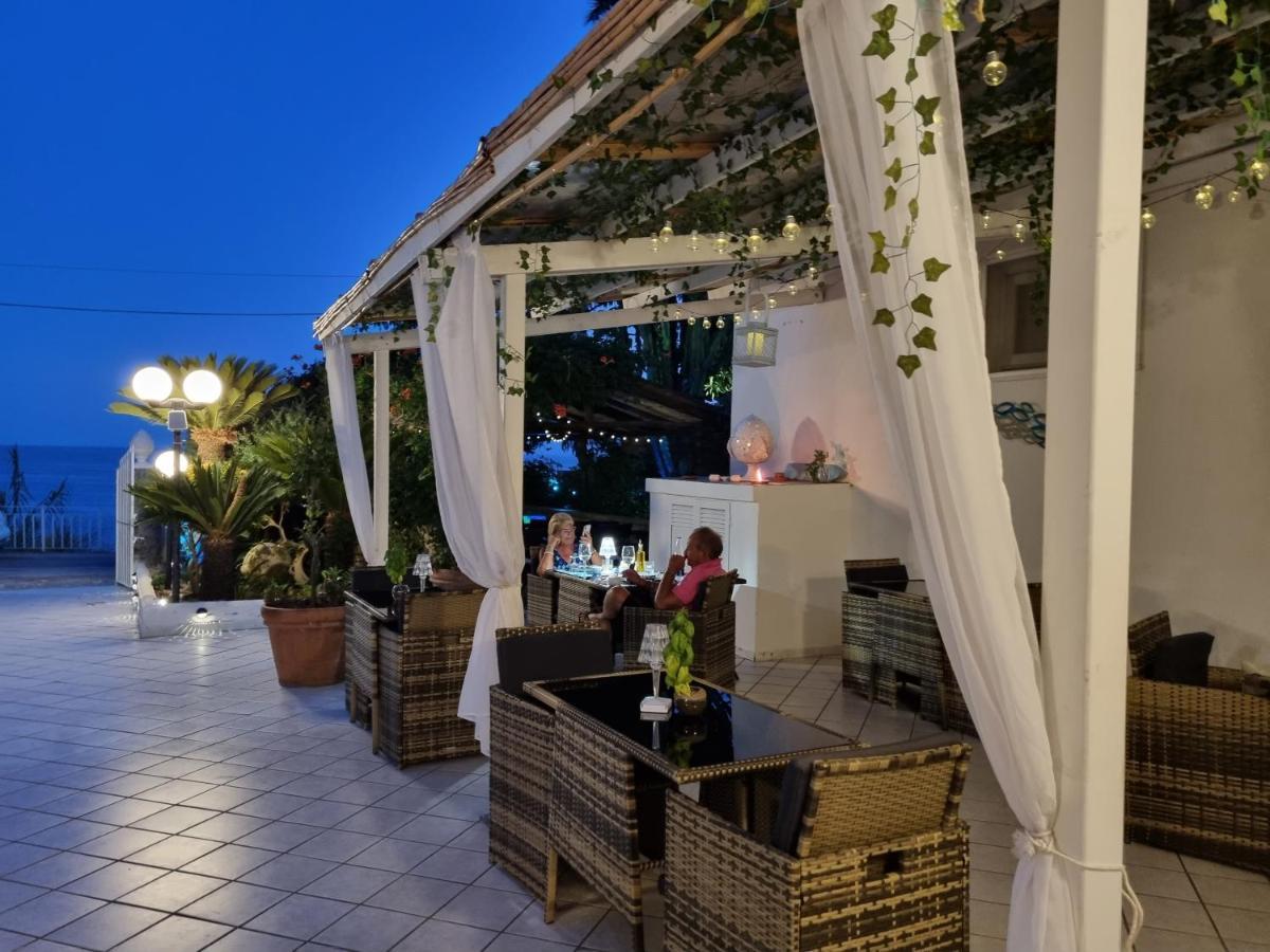 Villa Bina Sea Hotel Sant'Angelo  Eksteriør billede